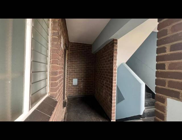 2 BEDROOM APARTMENT FOR SALE IN BEREA WEST